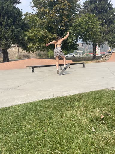 Skater in action at a Paric event